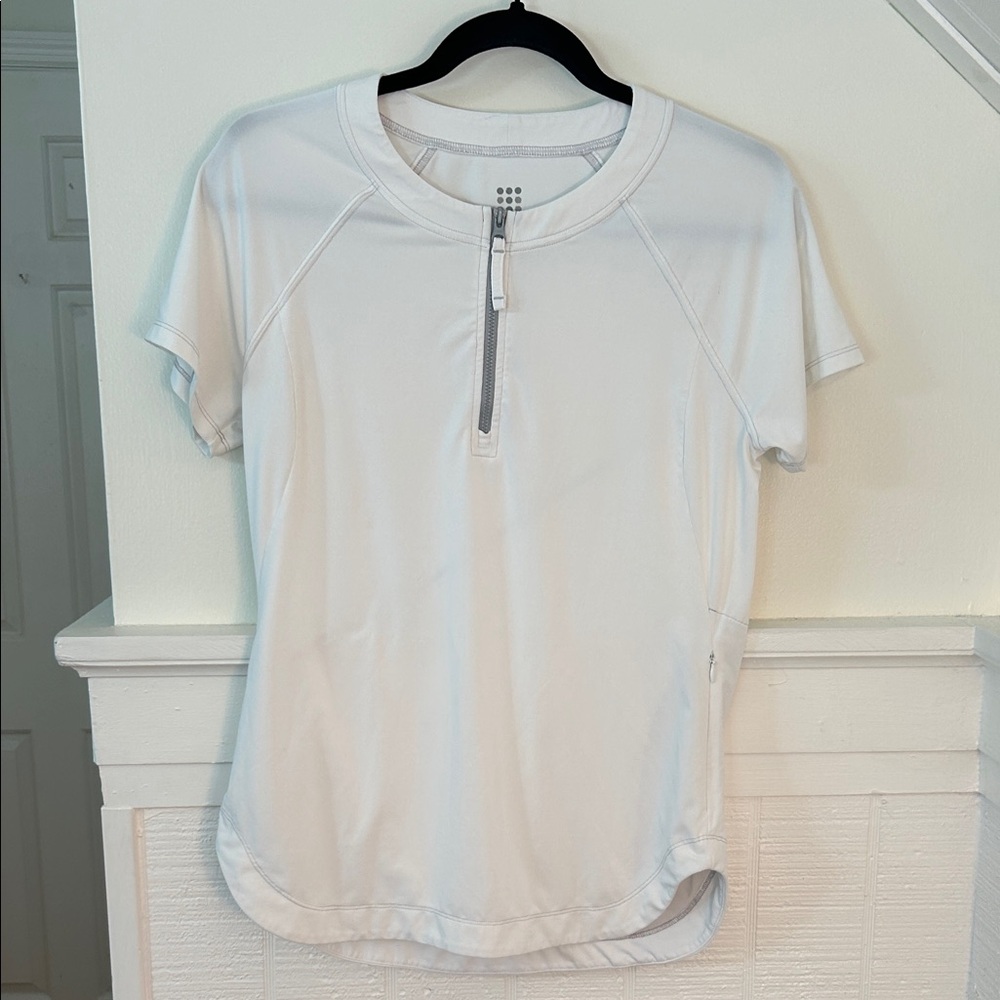 Title Nine Sunbuster Updated Short Sleeve Pullover Top size Women’s Medium